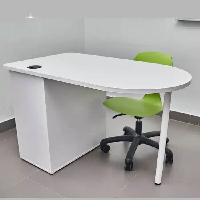 Childrens-White-Study-Desk-and-Ergonomic-Green-Chair.jpg مكتب دراسة أبيض للأطفال مع كرسي أخضر - الصورة 1