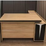 مكتب مدير بتصميم راقٍ | خامات ممتازة وأناقة مكتبية