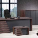 مكتب مدير أنيق وعصري بجودة عالية