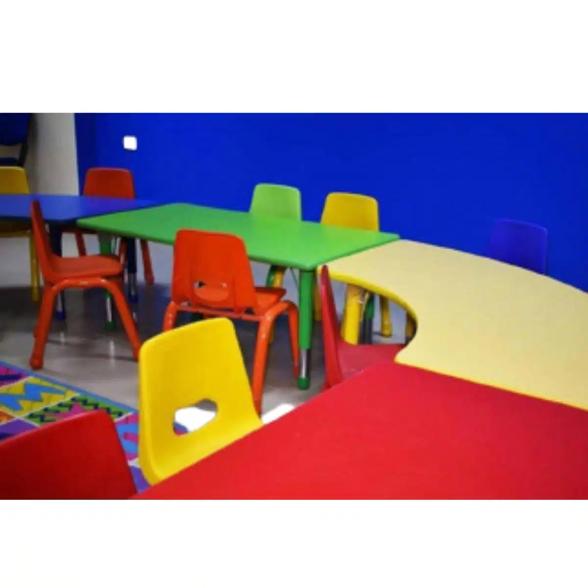 red.jpg مكاتب مدرسية للأطفال: تصميم مبتكر يعزز الراحة والإبداع - الصورة 1